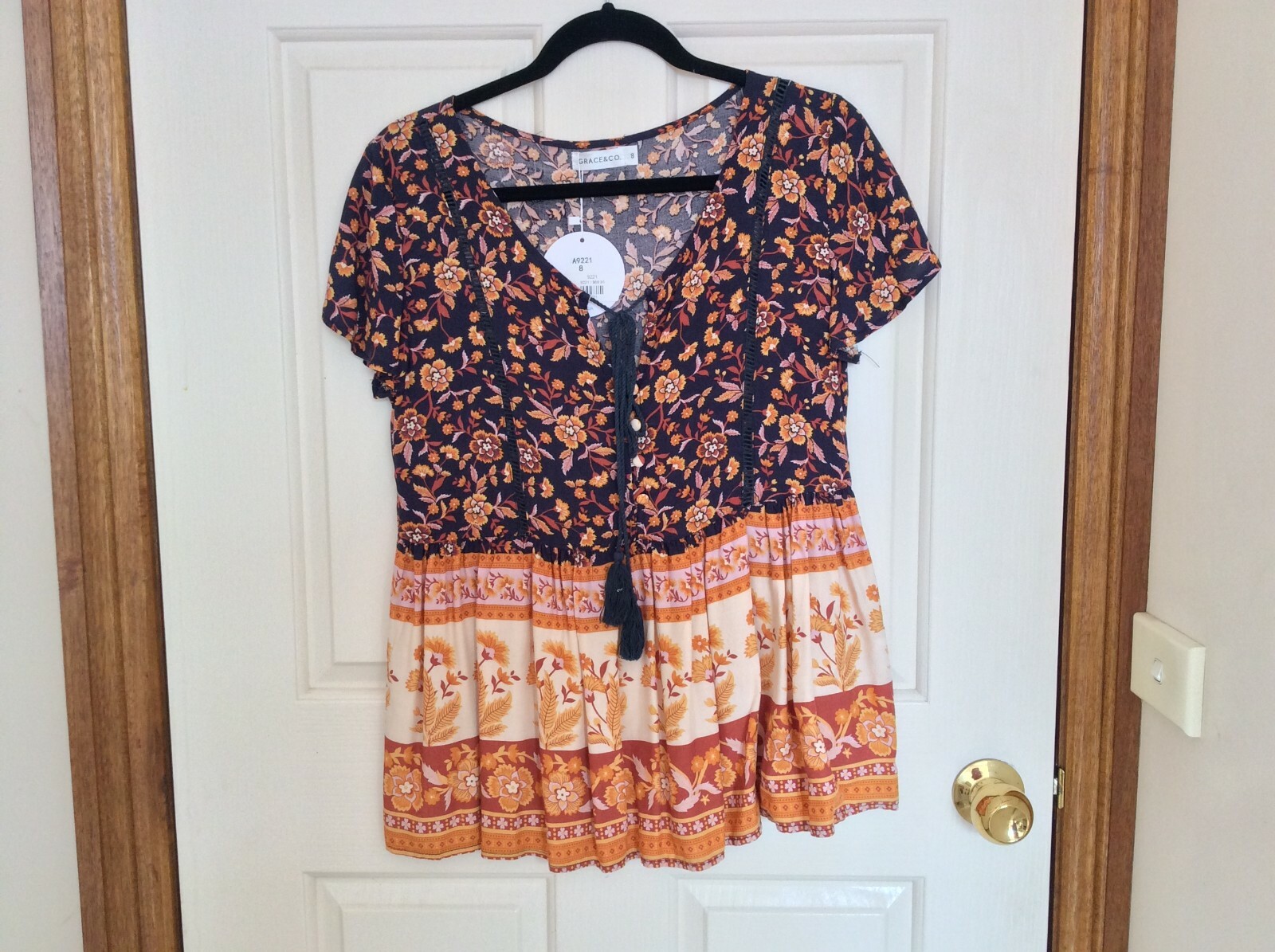 GRACE & CO BEAUTIFUL TOP SIZE 8