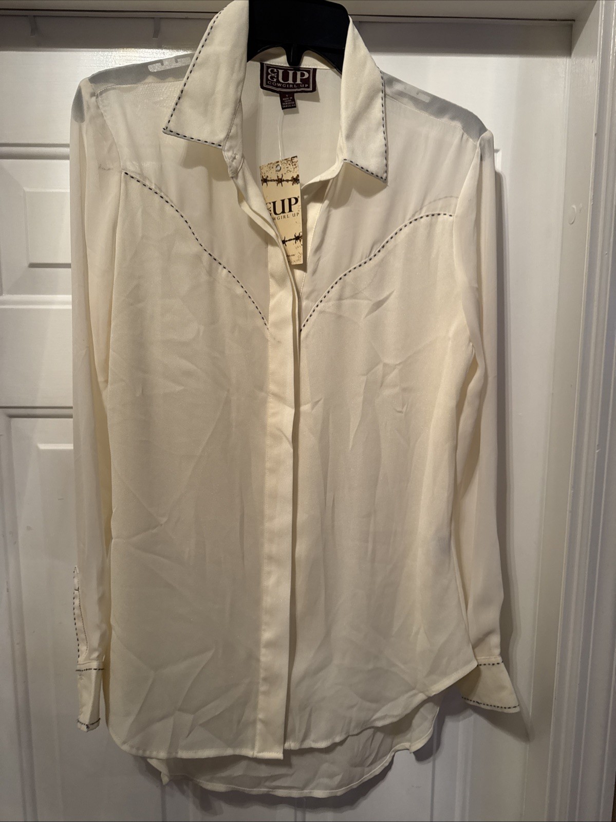NWT Cowgirl Up Women’s Polyester Long-Sleeve Cream Classy Blouse Size S