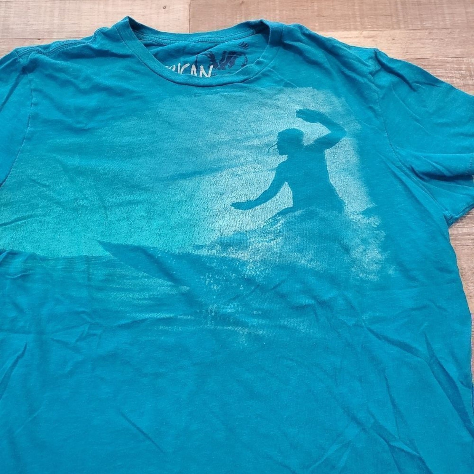 American eagle outfitters large juniors blue tee