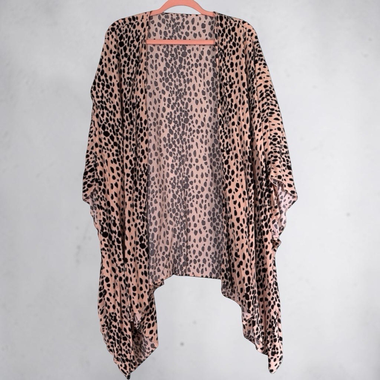 Women’s Beige/Black Animal Print Open Front Lightweight Kimono One Size