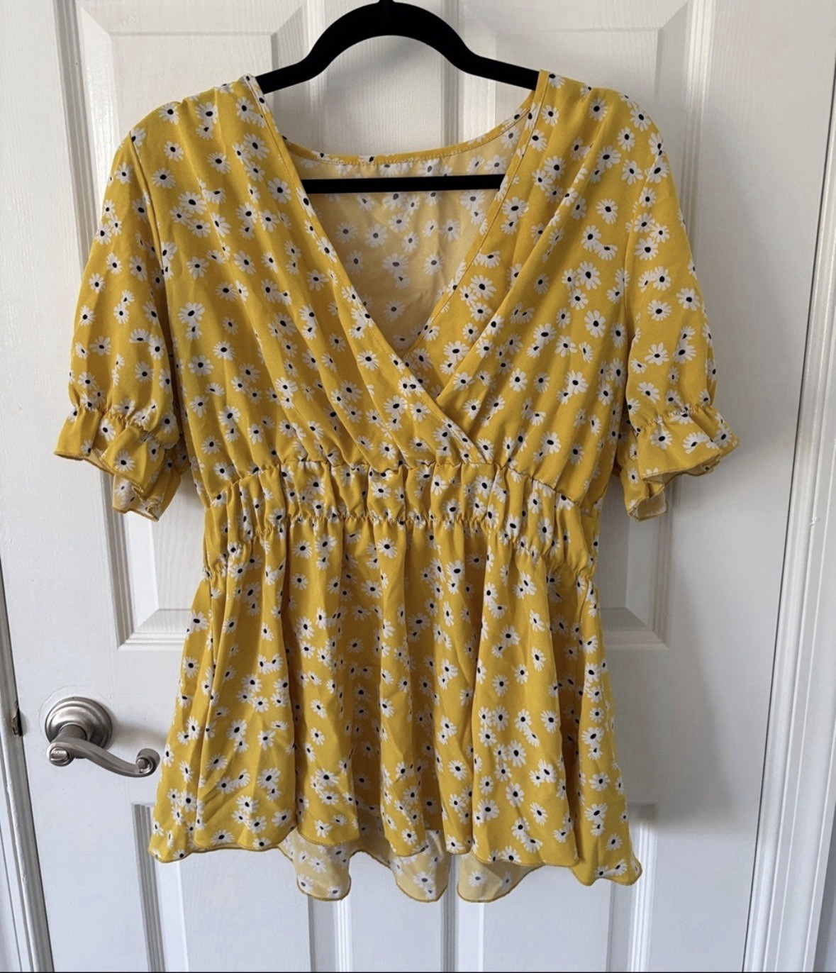 SHEIN Curve Womens 1XL Yellow White Floral V-Neck Short Sleeve Ruffle Top