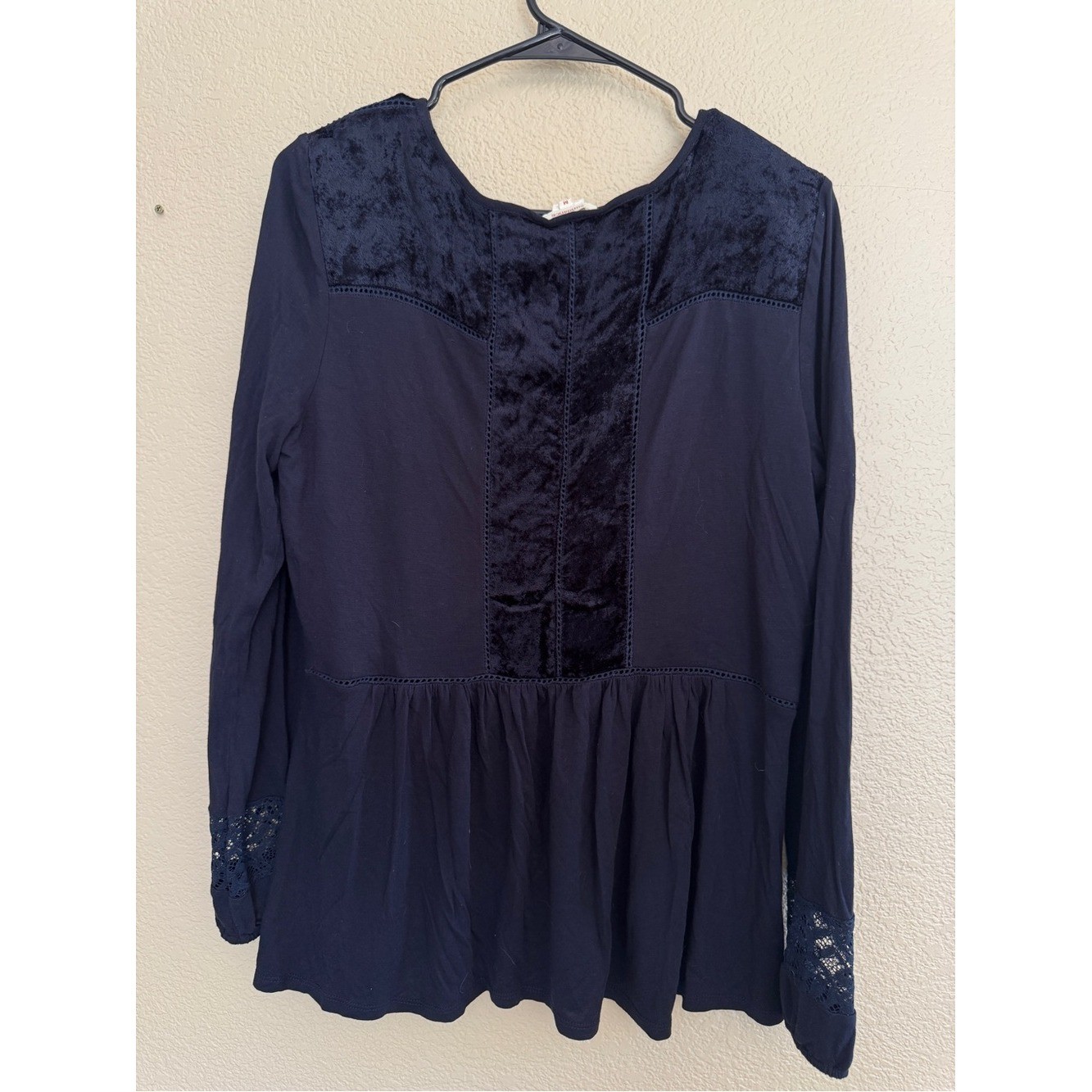 Sundance Velvet Lace Peasant Blouse Women’s Medium Navy Blue Tassel Tie