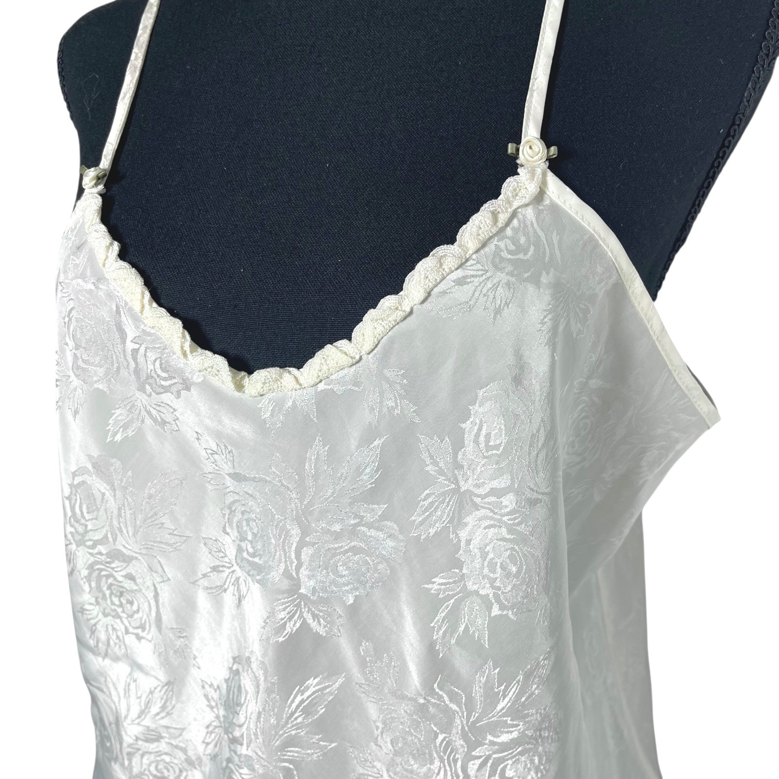 Vintage Cami Top Ivory Floral Embossed Mini Flowers Ruffle Detail Coquette M/L