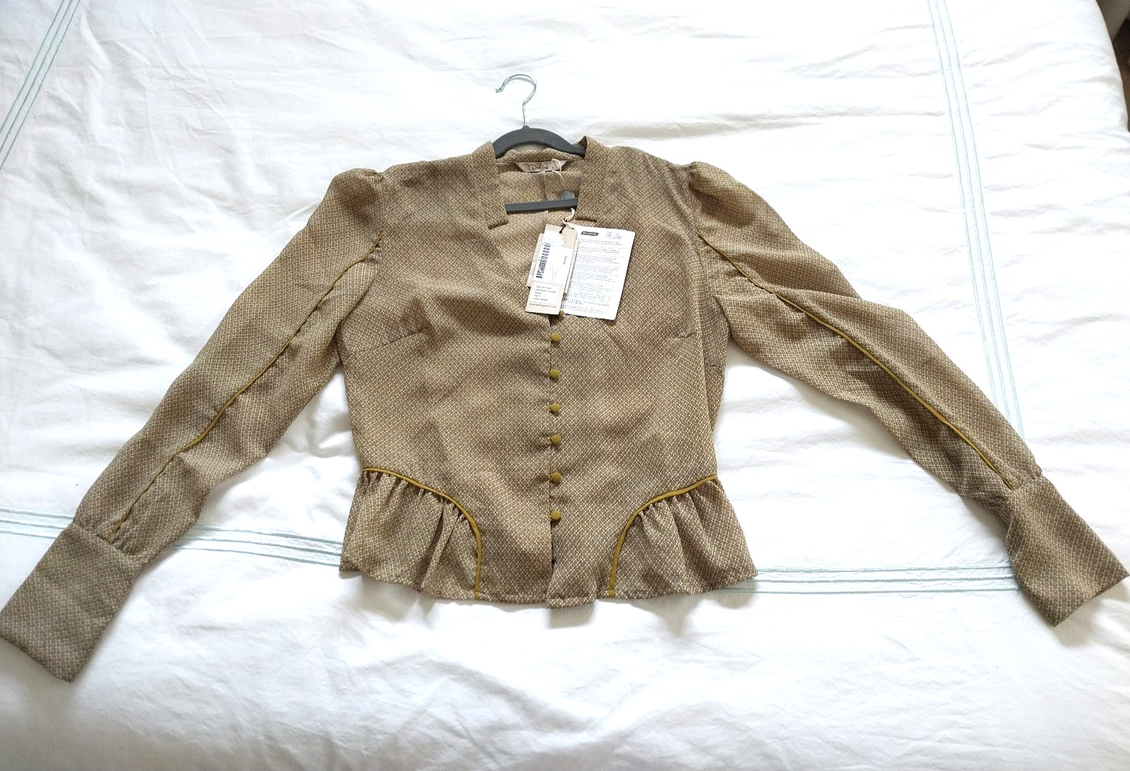 NWT Darling Lola Geo Blouse Classy Lady Button V-Neck Yellow Tan Sheer Small