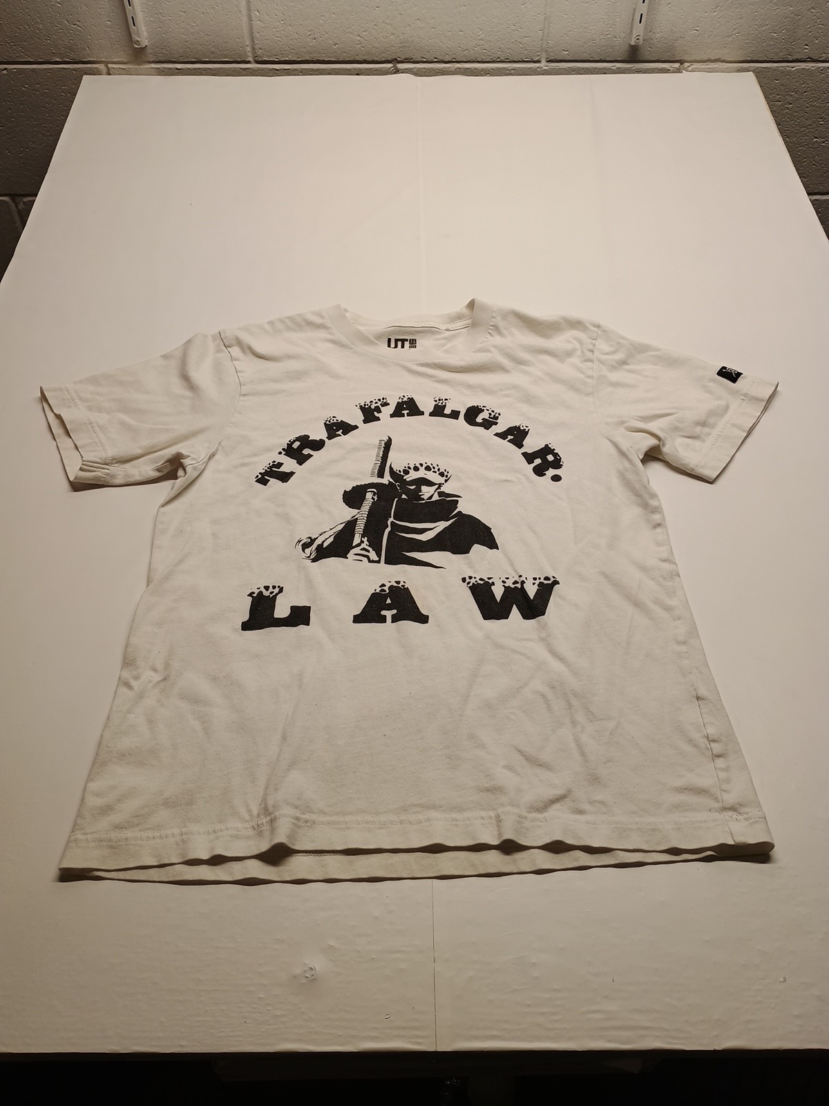 One Piece UT Trafalgar Law Print White Short Sleeve T Shirt Size XS