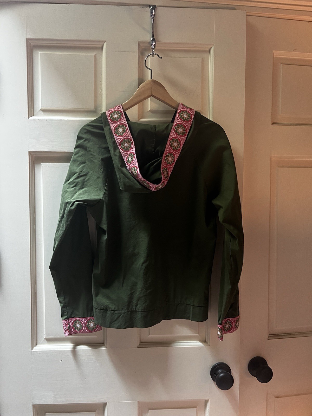 Be Present Lightweight Hooded Pullover Top Size M/L