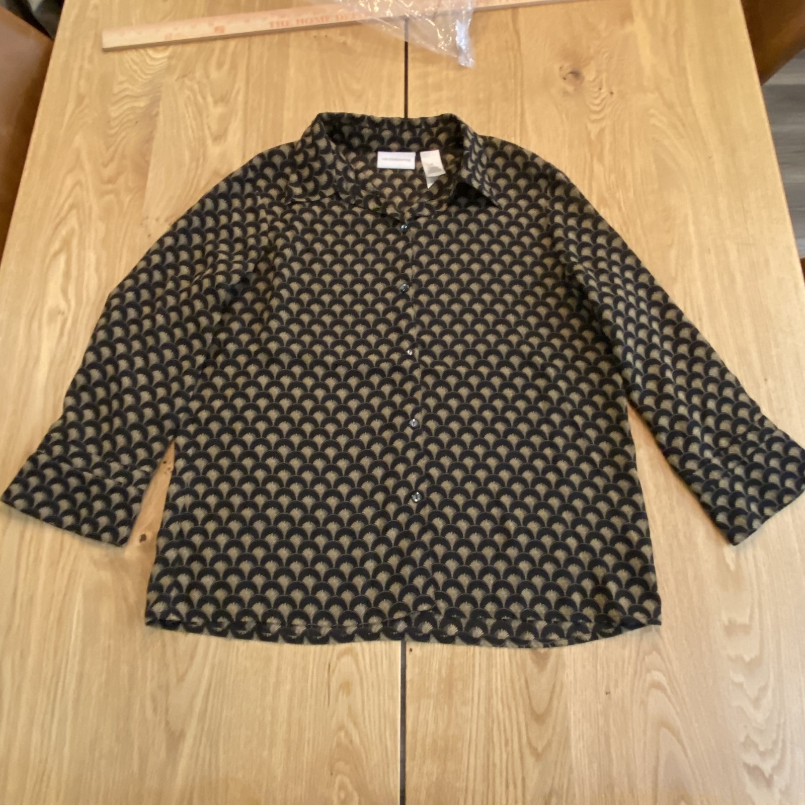 Liz Claiborne Button Down Shirt Medium Black, Retro Scallop Design 70’s Style