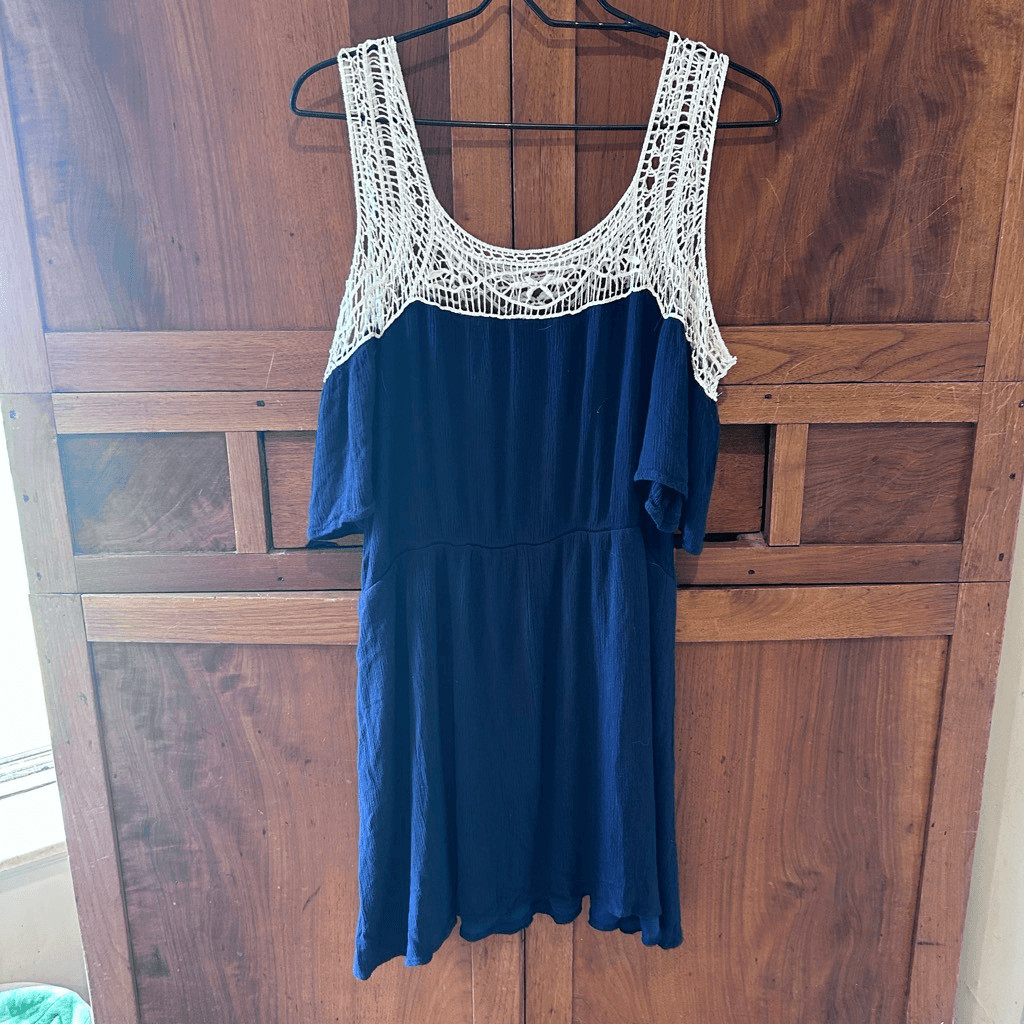 Rue21 cold shoulder blouse size xl
