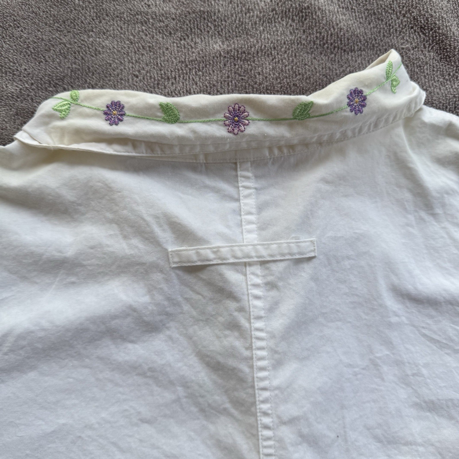 Vintage Disney Store Lady Embroidered Button Shirt Womens 2X Cotton White