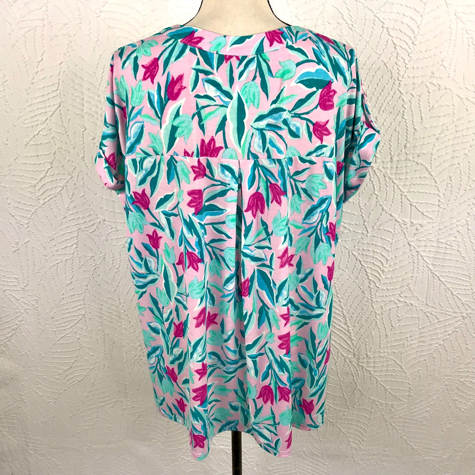 Dear Scarlett Floral Top Blouse Size 2X Pink Aqua Short Sleeve Knit Bloomcore