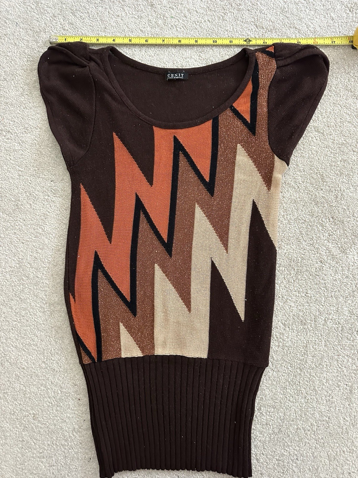 brown, orange, and beige chevron-patterned knit top Size Xs