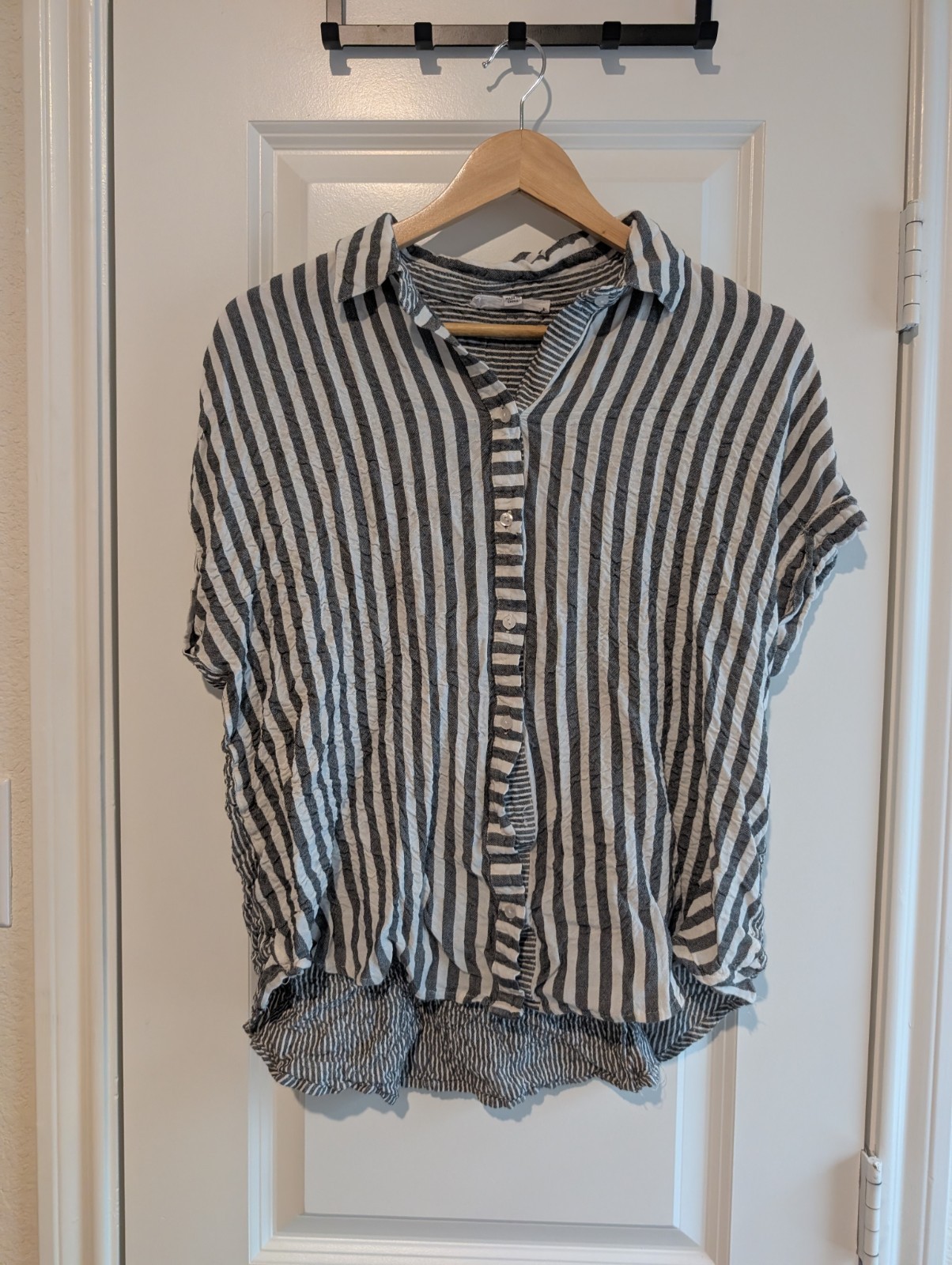 Womens M Blouse Button Up Mixed Pattern Modern Chic Classic Hi Low Hem Stripe