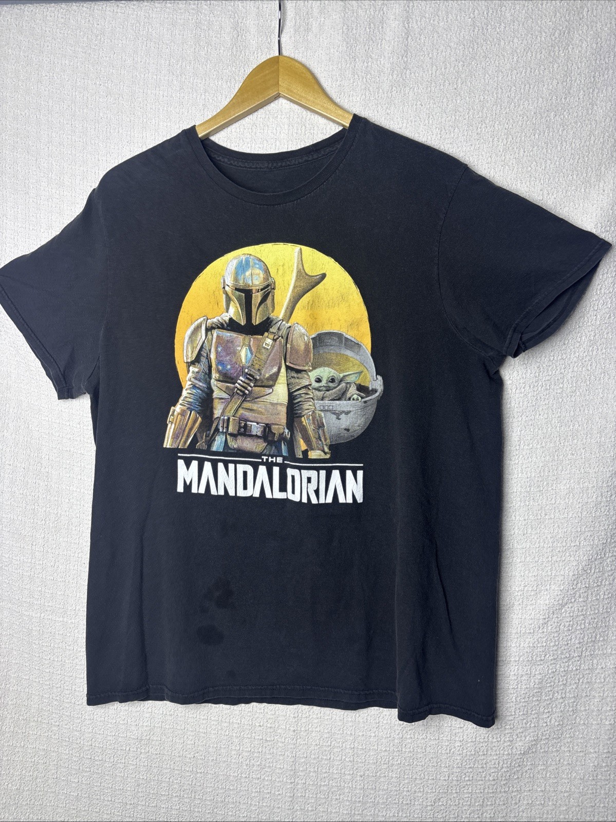 Star Wars The Mandalorian Men’s Graphic Crewneck T-Shirt Black Size L