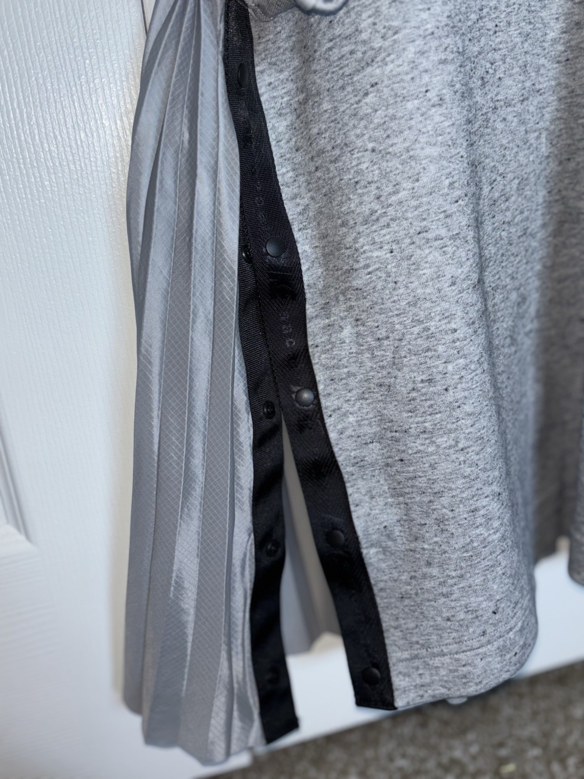 Nike x Sacai Pleated Back Short Sleeve Tee Gray L CV5716