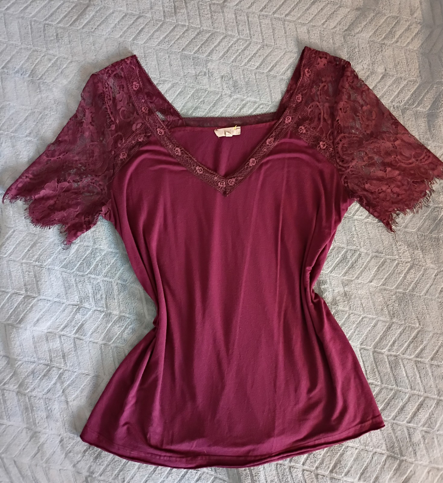 ​La Miel Lace Trim V-Neck Top Soft Grunge Romantic Feminine Size L