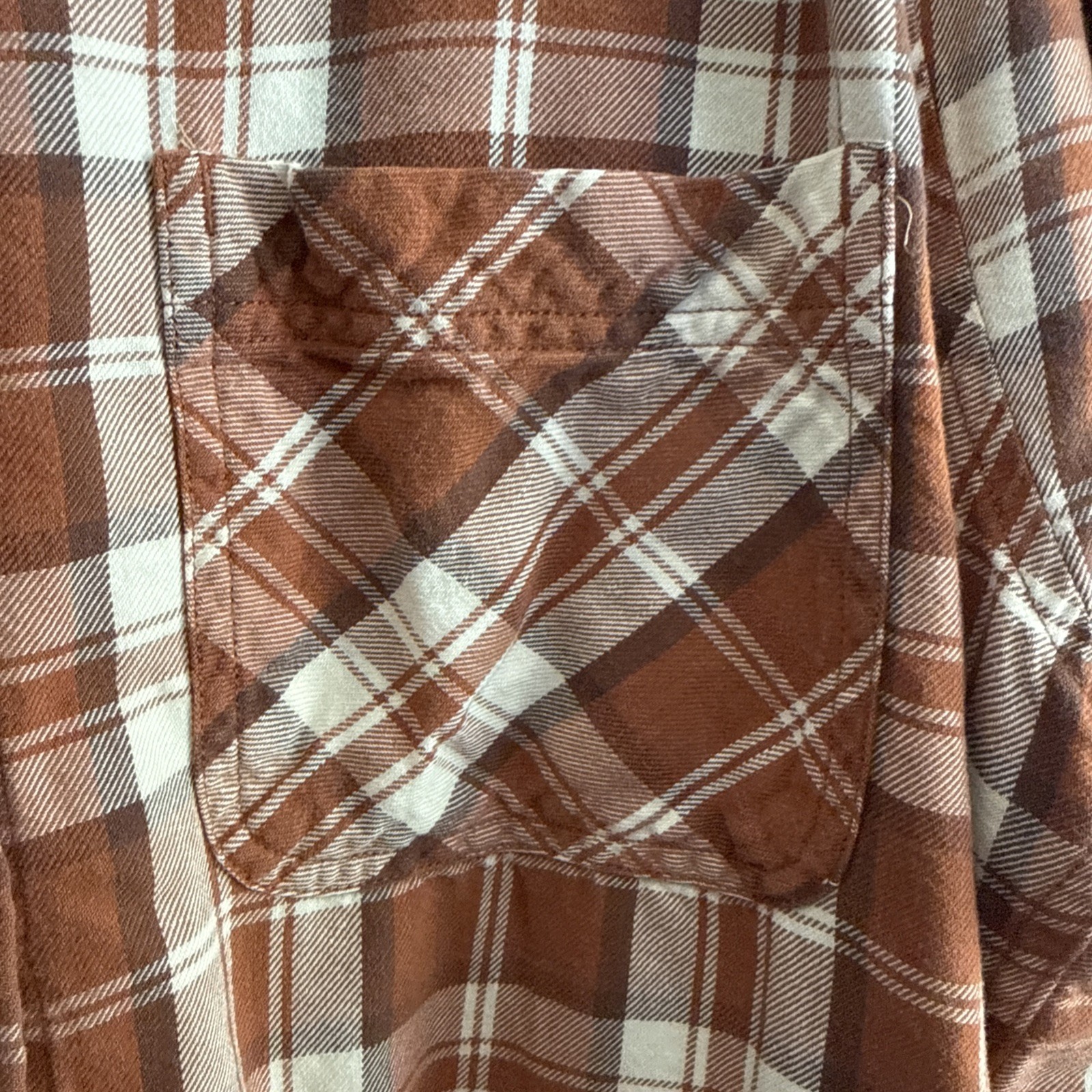 Eddie Bauer Women’s Size L Plaid Button Down Shirt. K15