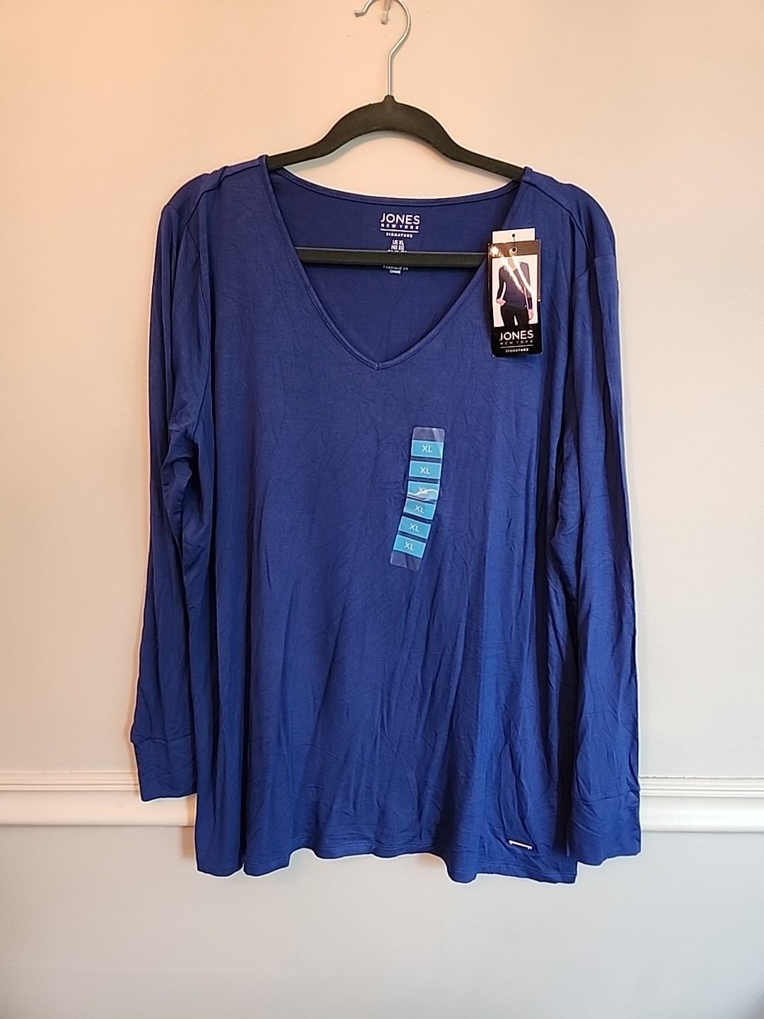 Jones New York Sport • Blue V Neck Long Sleeve Size XL Cool Fabric Retails $49