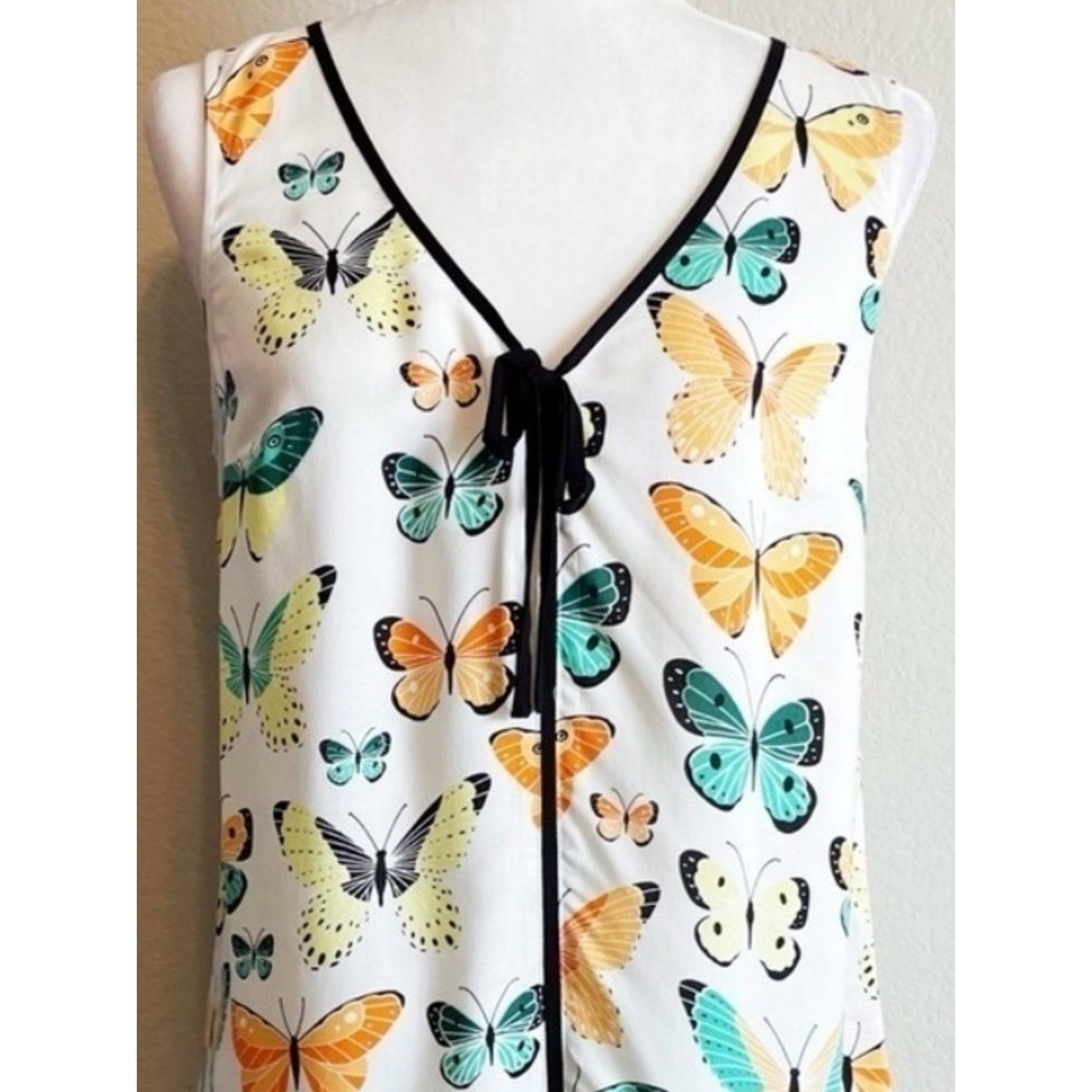 Mod Cloth Sleeveless Butterfly Novelty V Neck Lightweight Shirt Tank Size Medium