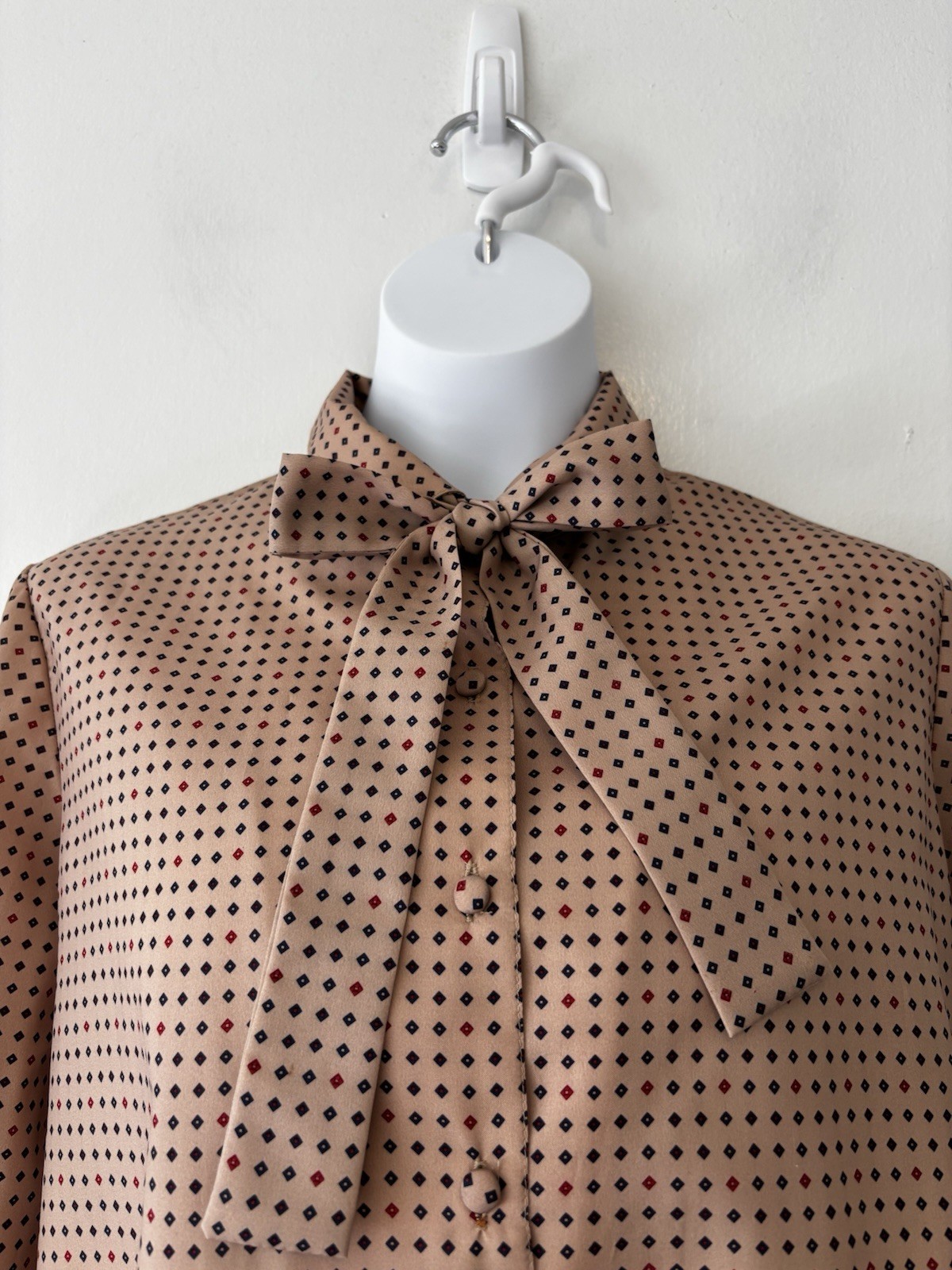 Vintage Robbie Sport Blouse Women Large Tan Blue Red Removable Neck Bow