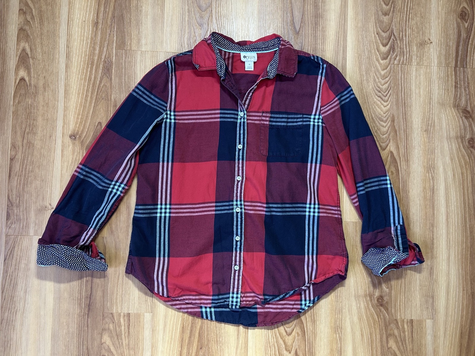 Stylus Plaid Shirt with Polka-Dot Trim Size M
