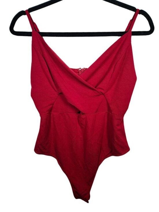 Lulus All the Rage Red Cross Front Cutout Bodysuit Sleeveless Stretch Size Med.
