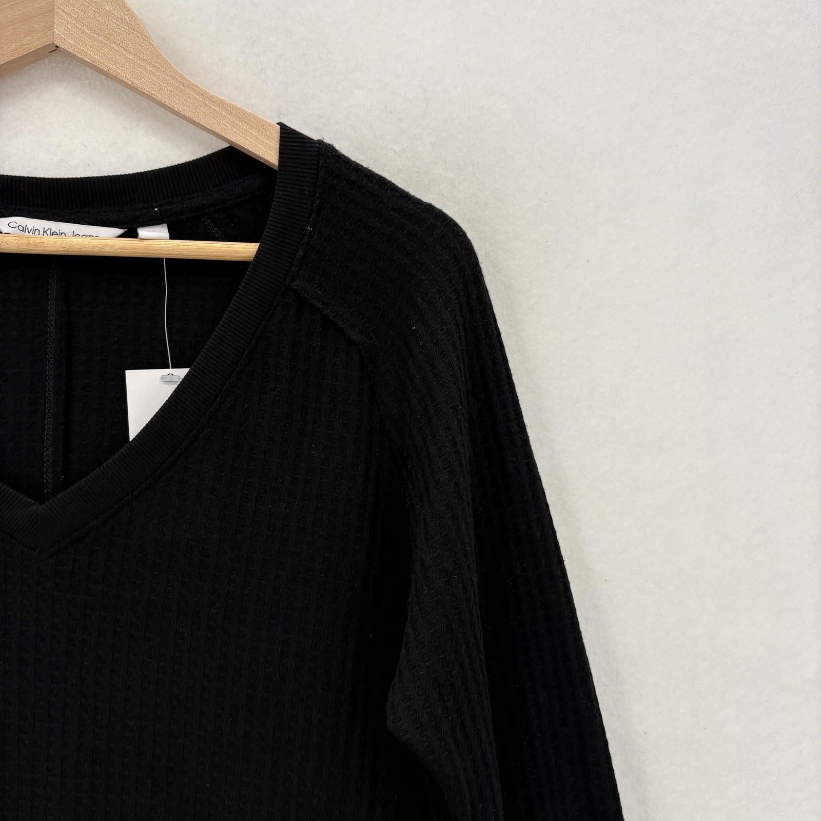 Calvin Klein Jeans Shirt Womens XL Black V-Neck Raglan Long Sleeve Thermal NWT