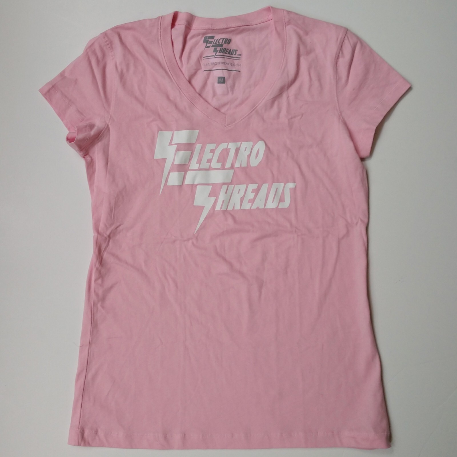 NWOT Electro Threads Women’s Pink V Neck Short Sleeve Shirt Size Medium