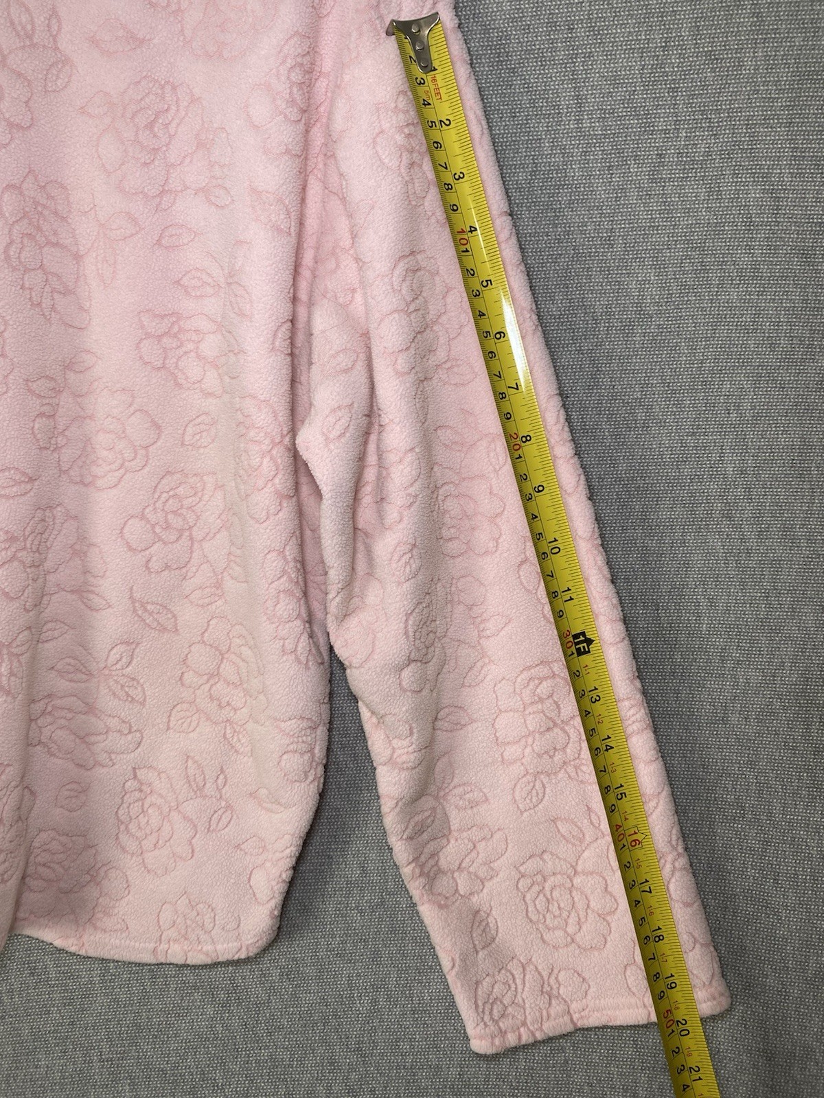 Oscar de la Renta Womens Sweatshirt Size XL Pink Floral Embossed Fleece