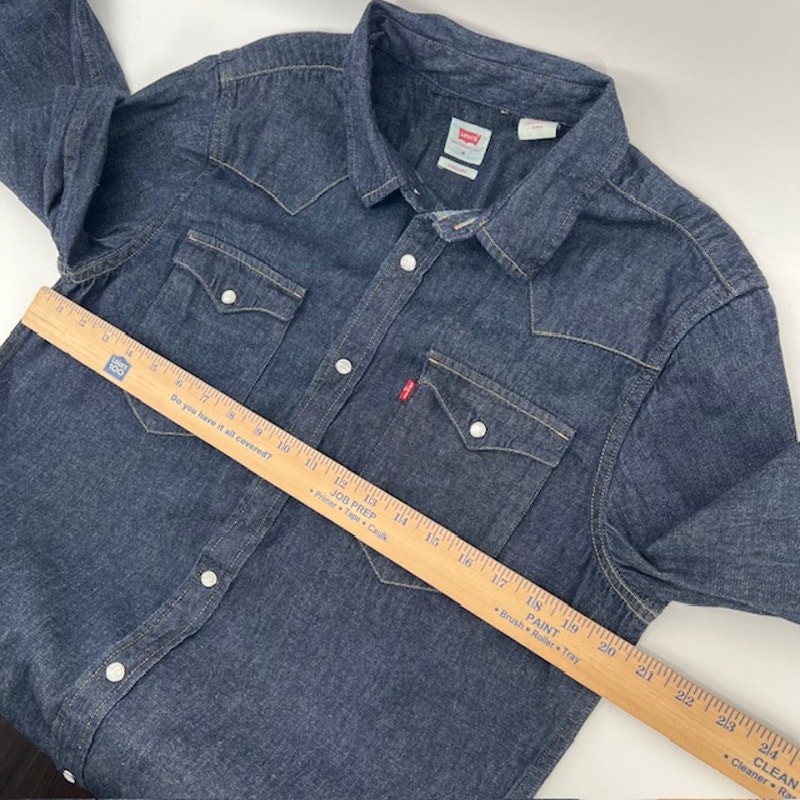 Levi’s Denim Chambray Pearl Snap Shirt Womens M Dark Wash Western Cowgirl Boho