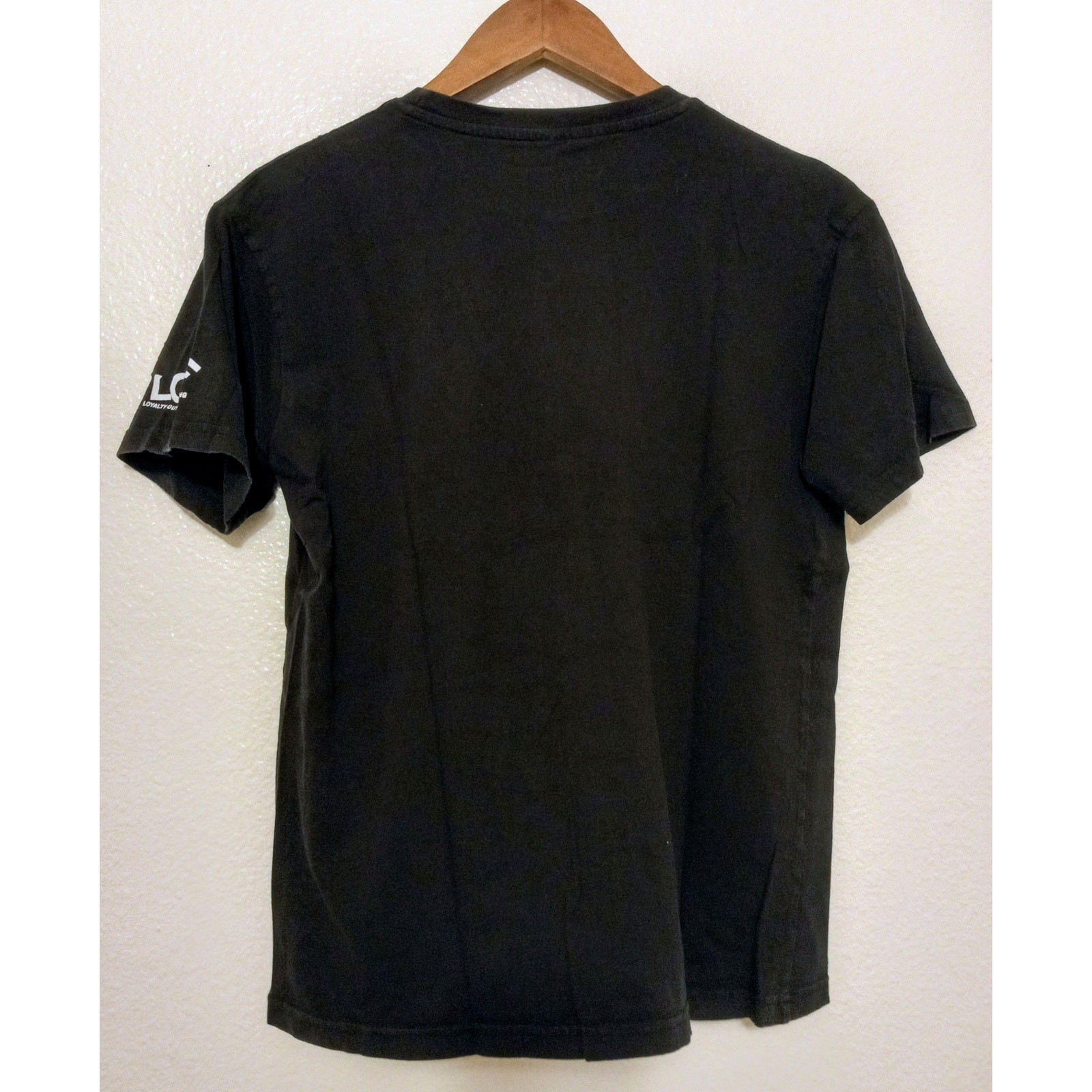 L.O.V.E. Loyalty Out Values Everything Heart Face Camo Graphic Women’s Tee SZ L
