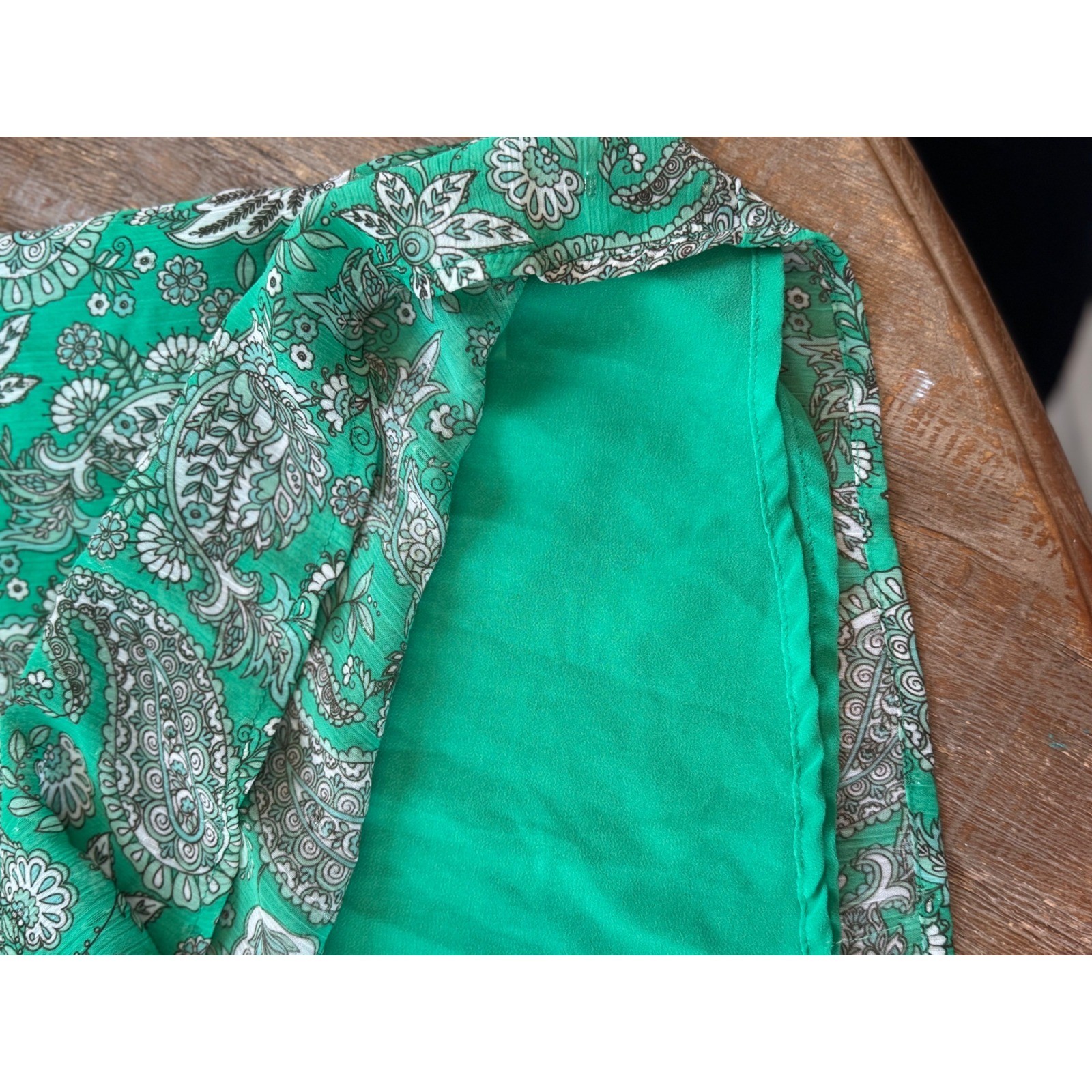Cupcakes and Cashmere Green Paisley Ruffle Tie Neck Blouse Small Metallic Accent