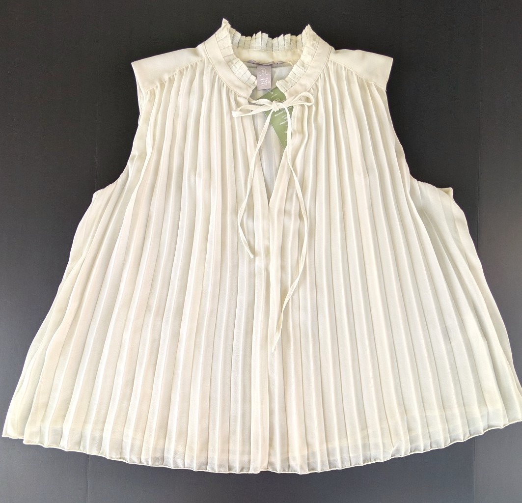 H & M Sz L Ivory Pleated A-Line Tie Stand-Up Collar Sleeveles Lined Blouse NWT