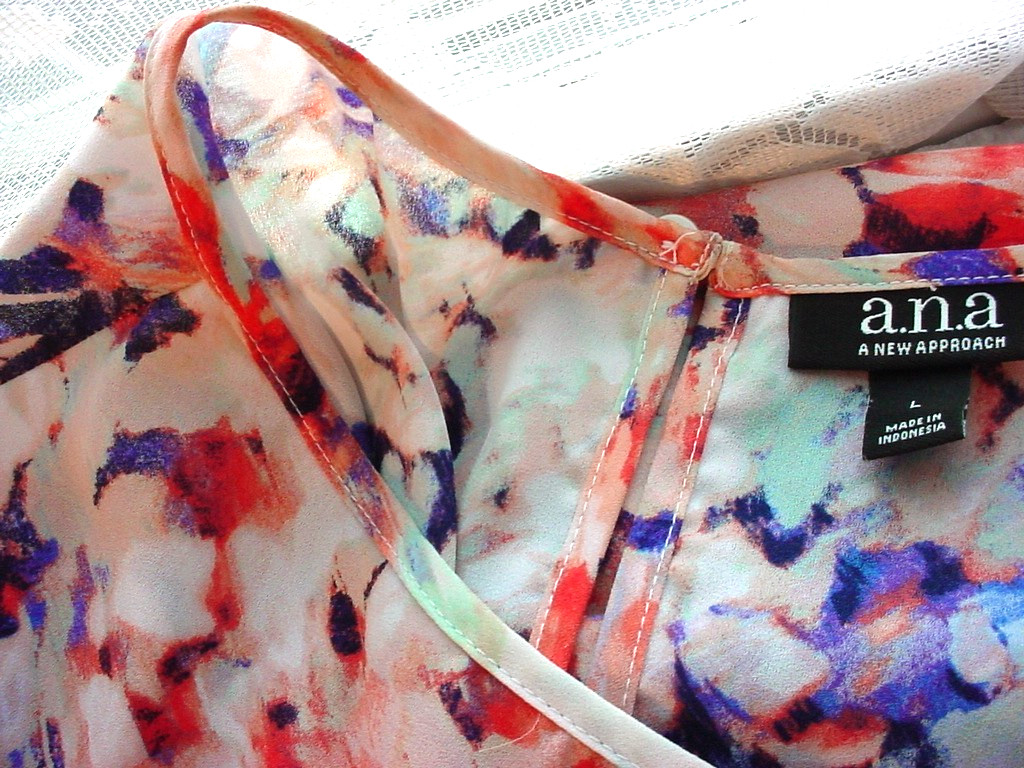 a.n.a. Blouse Top Size Large Cap Length Sleeves Chiffon Twist Detail JN81526