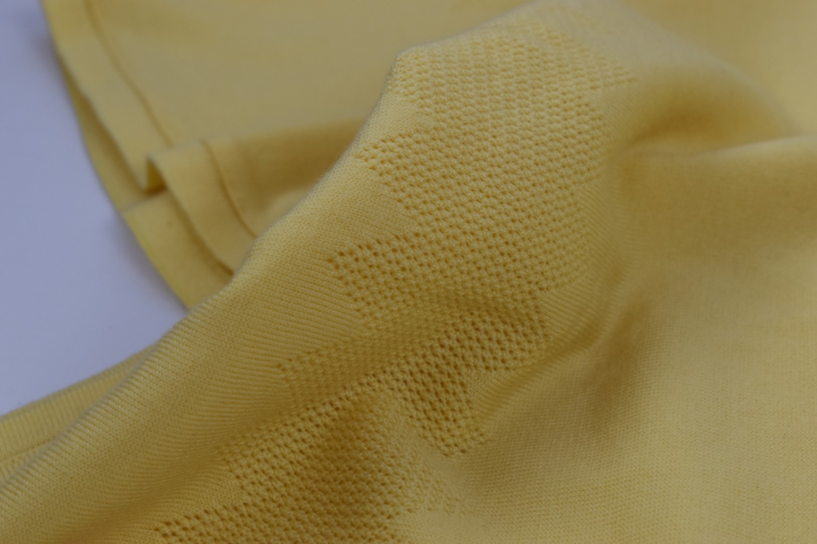 Escada Size 42 Yellow V Neck Sleeveless Knit Wool Nylon Top Base Layer Stretch
