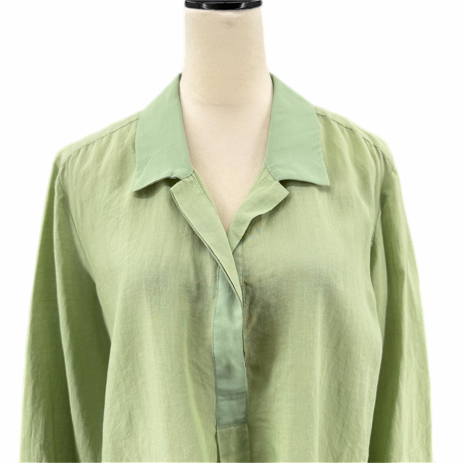 Nic + Zoe M Sage Green Lightweight V-neck Button Half Collared Slit Tunic Top