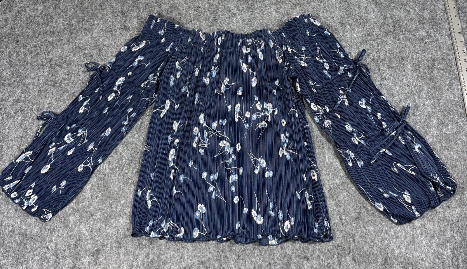 LC Lauren Conrad Floral Blouse Navy Whit Long Sleeve Boho Sz M Cottagecore Fairy