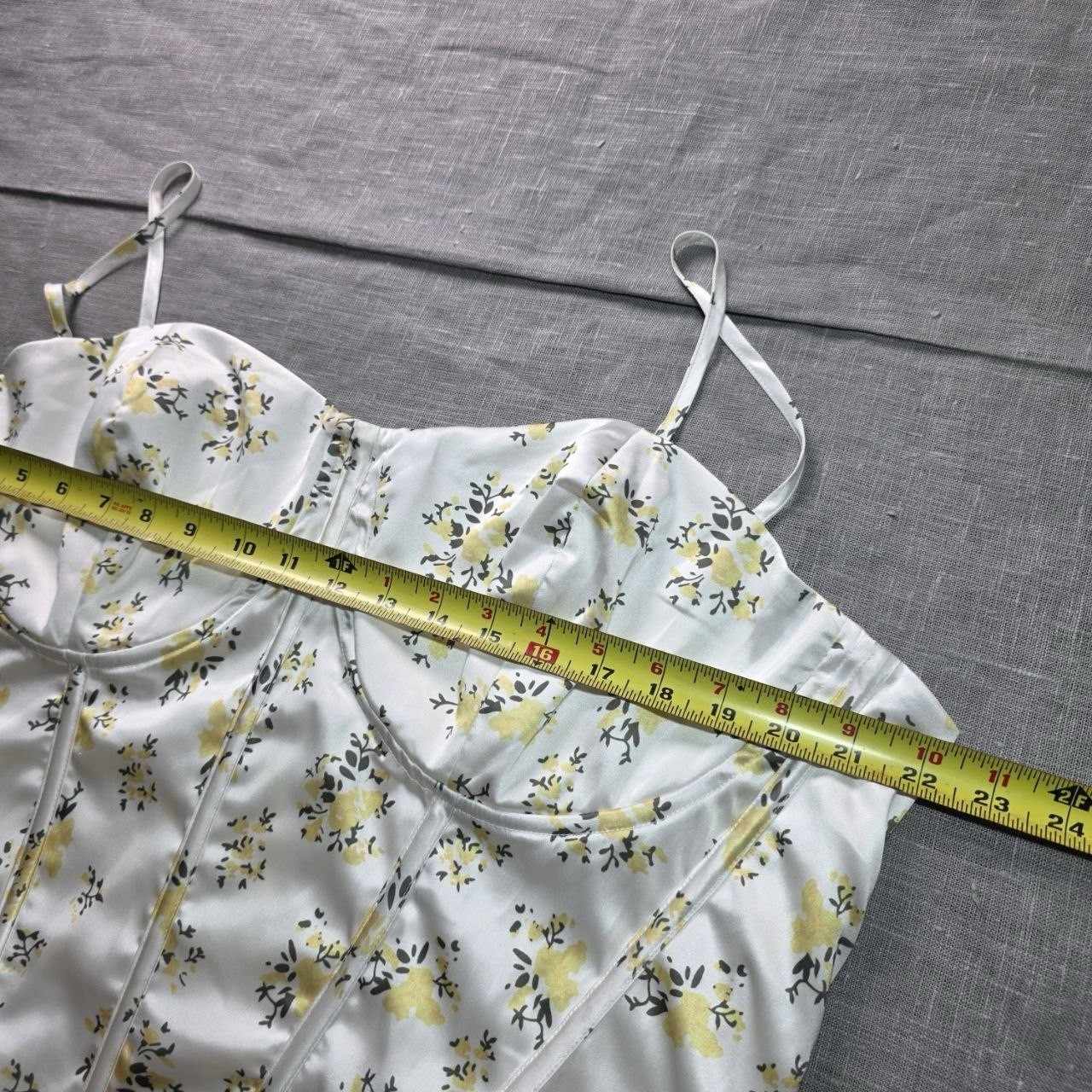 Fashion Nova Floral Corset Bustier Top Size 3XL White Yellow Satin Boning Camiso