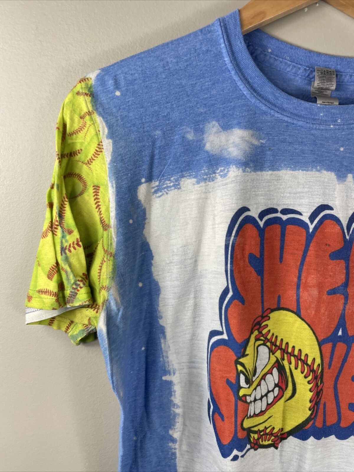 Gildan Bleach Dye Softball “Shell Shockers” T Shirt Women’s Large Blue & Orange
