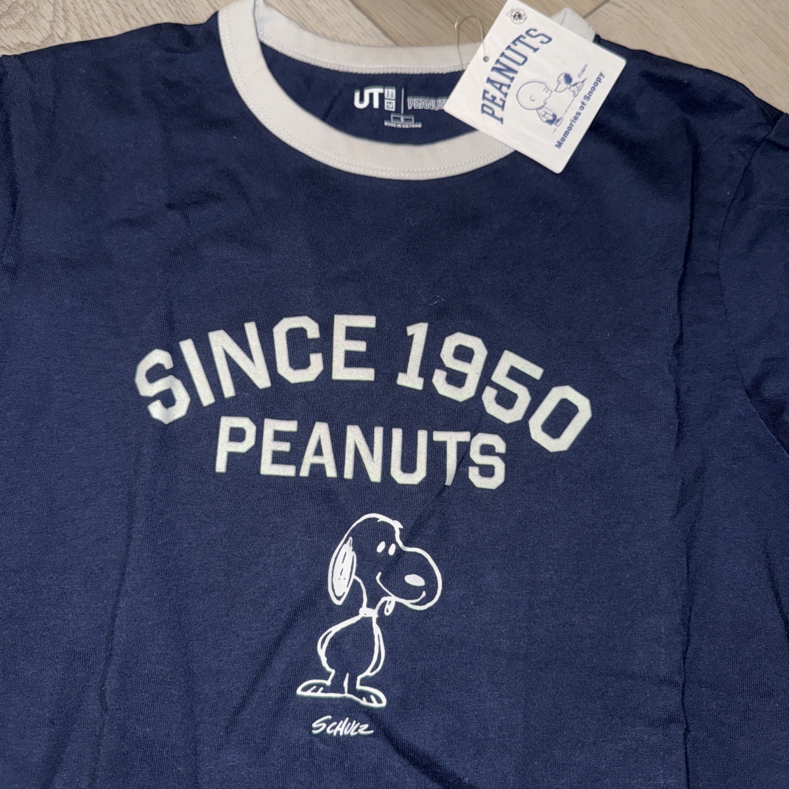 UNIQLO Schulz PEANUTS Since 1950 Snoopy Navy T-Shirt Size S small NWT