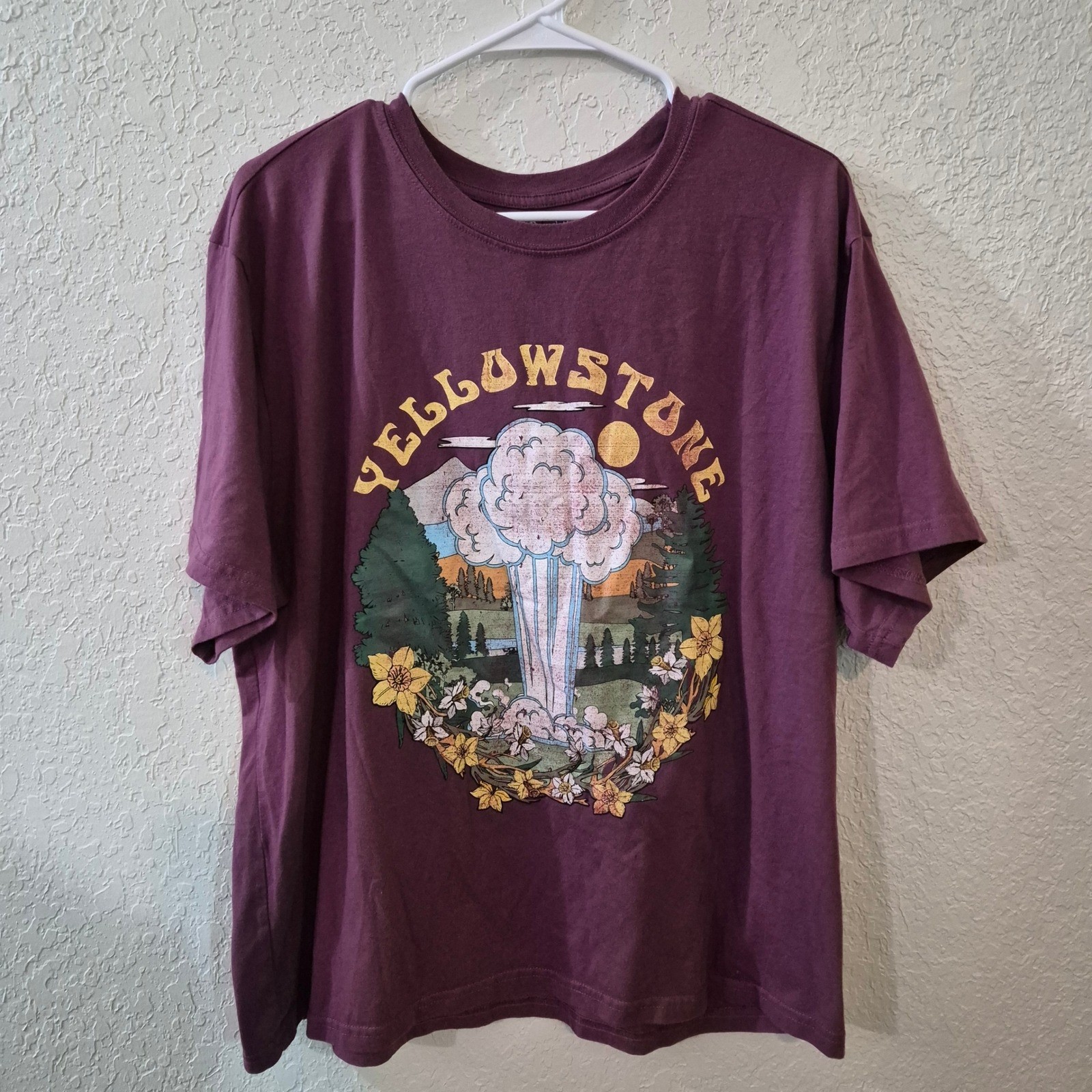 National Park Foundation Yellowstone Old Faithful Graphic Tee 3X Maroon Outdoors