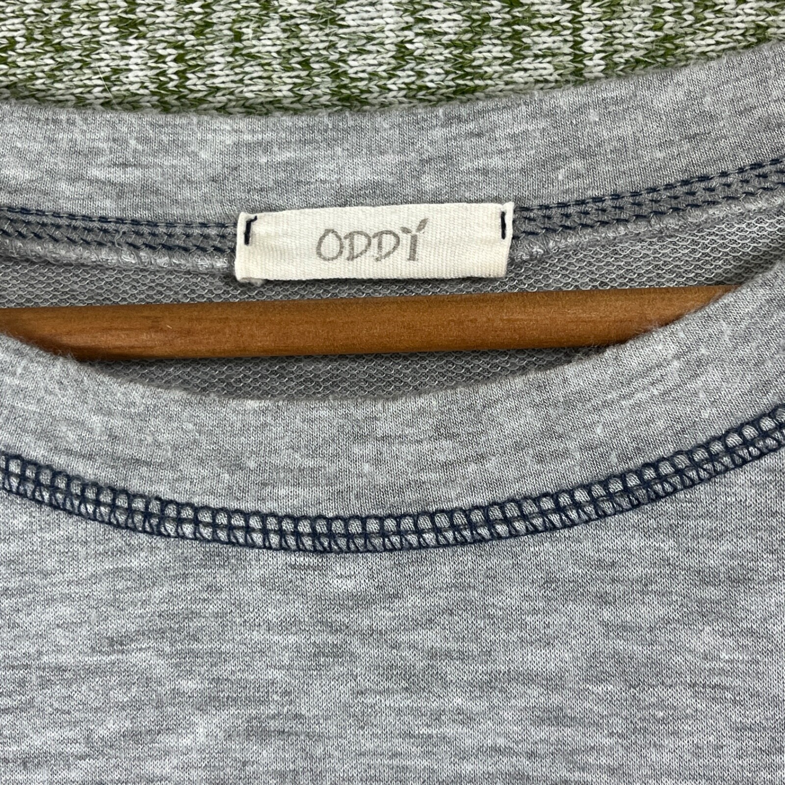 Oddy Tops Womens Medium Gray Tee Stars Stripes Sleeves Pocket Patriotic Untucked