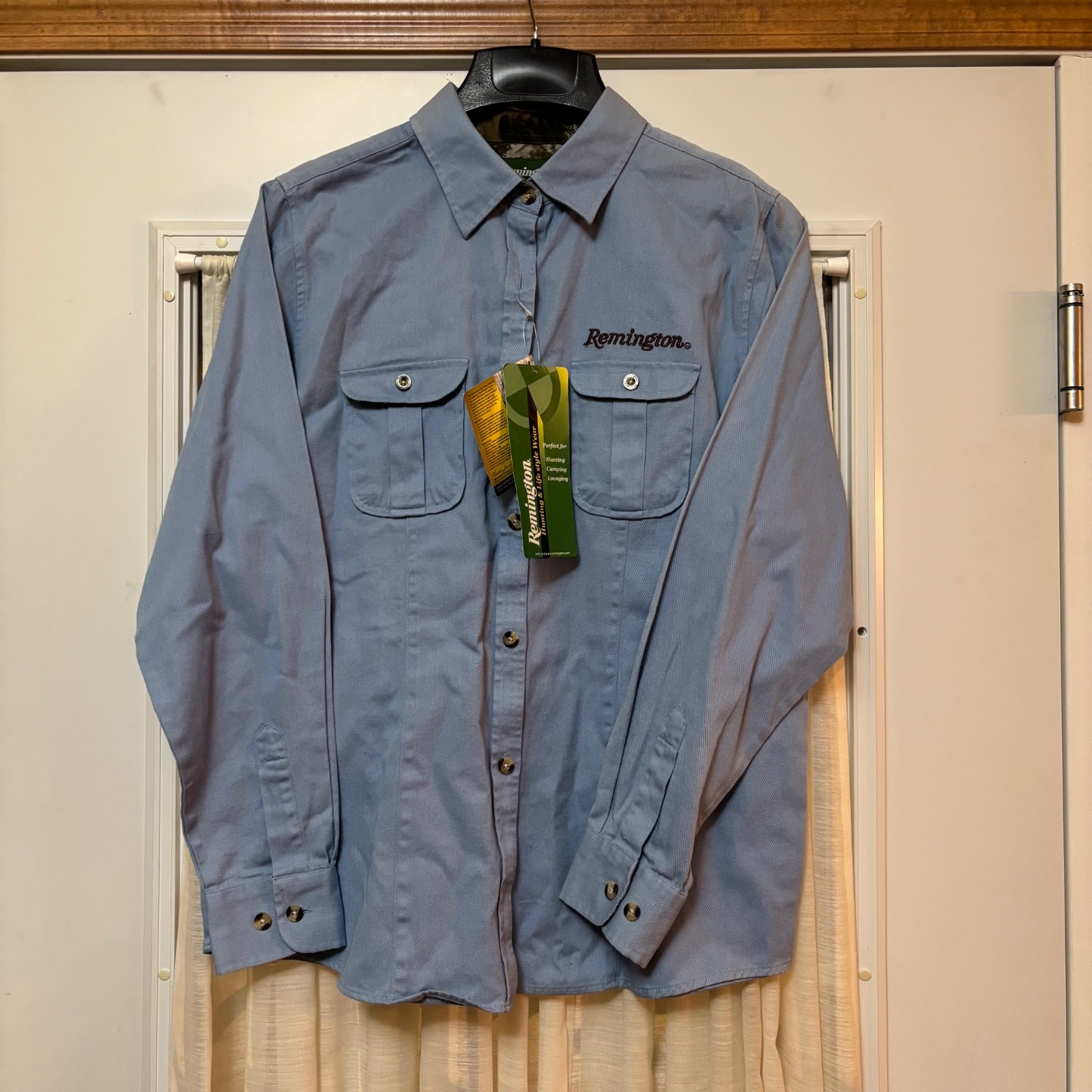 Remington Ladies Long Sleeve Button Down Blue Camo Trim M Discolored
