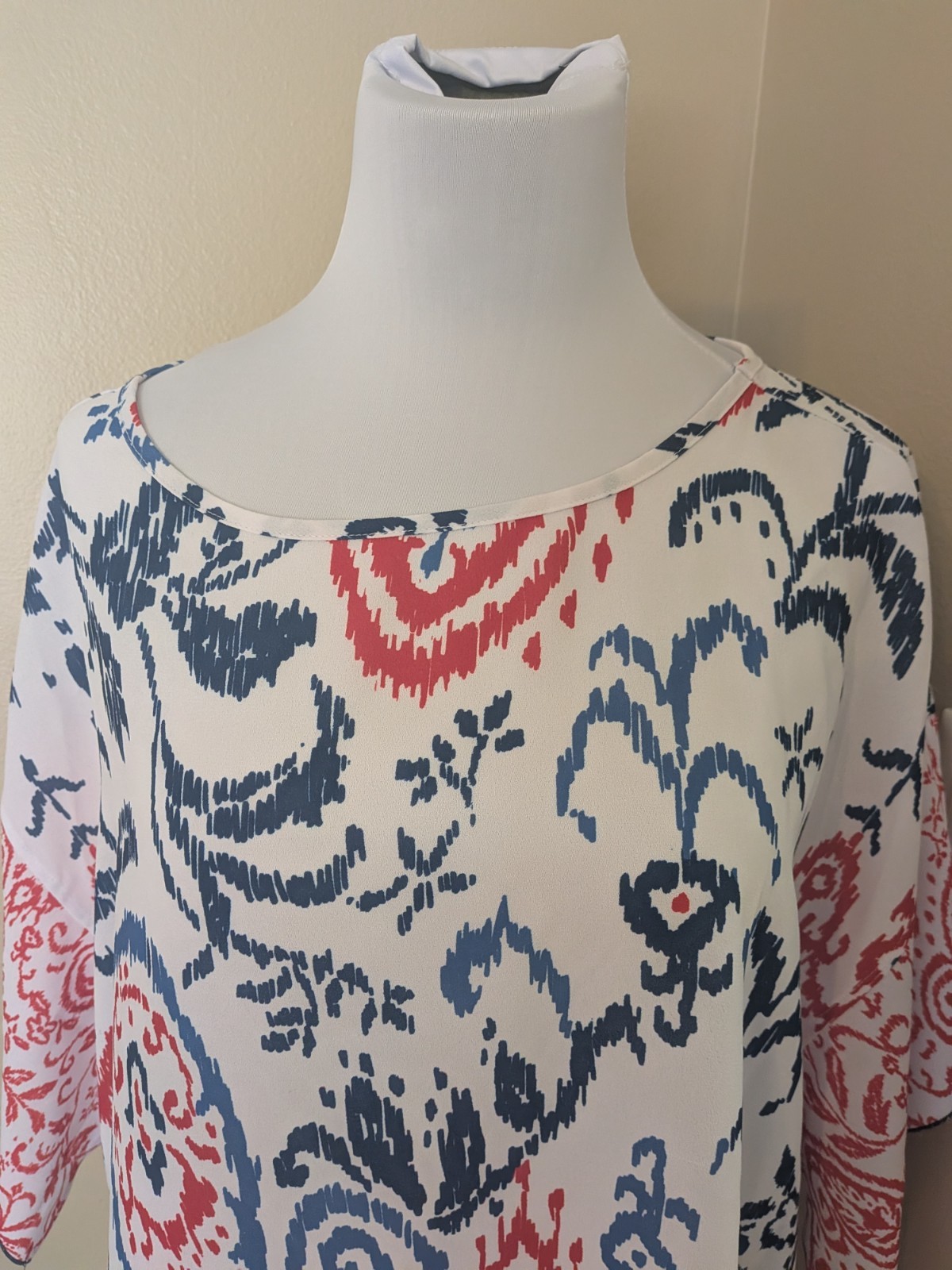 Erin London RELAXED R/W/B Print SS Slight Sheer Sz. L Blouse New w/Tags