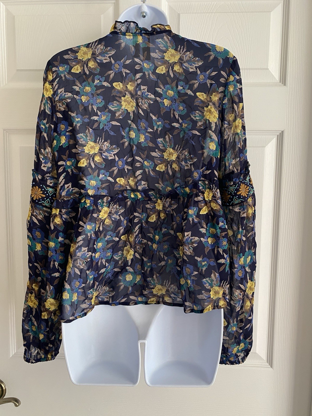Meadow Rue Anthropologie Floral Embroidered Ruffle Peasant Blouse Boho Artsy S
