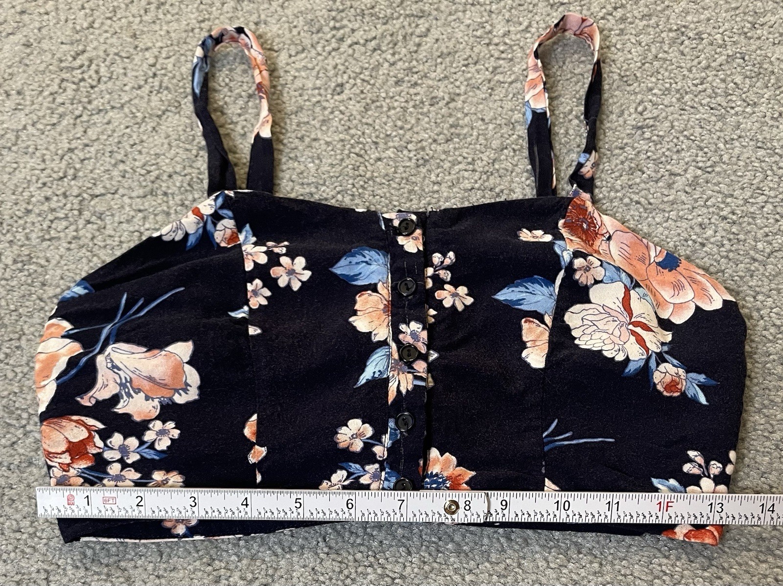 1+ FREE L’Atiste Crop Tank Top Women’s Sz S Flowers Stars Front Buttons Modern