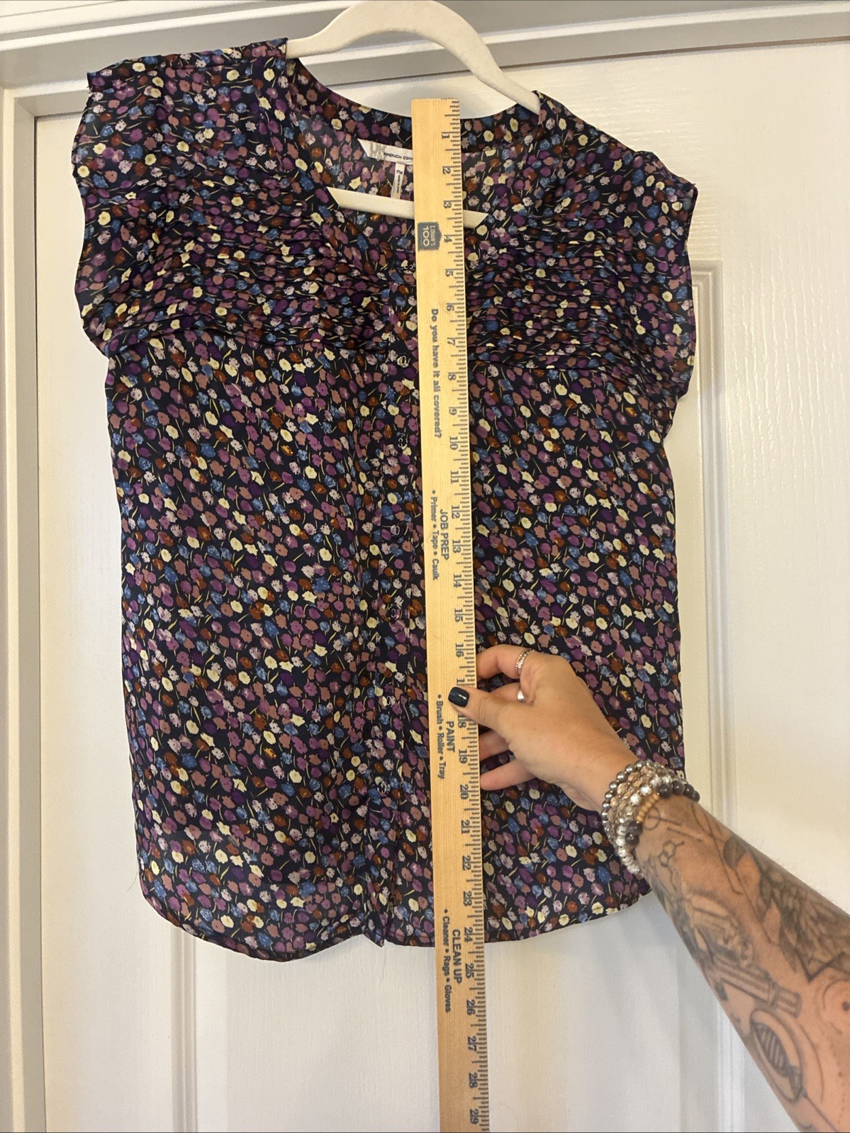 French Connection Size MP Navy Flowered Short Sleeve Blouse Top IT88