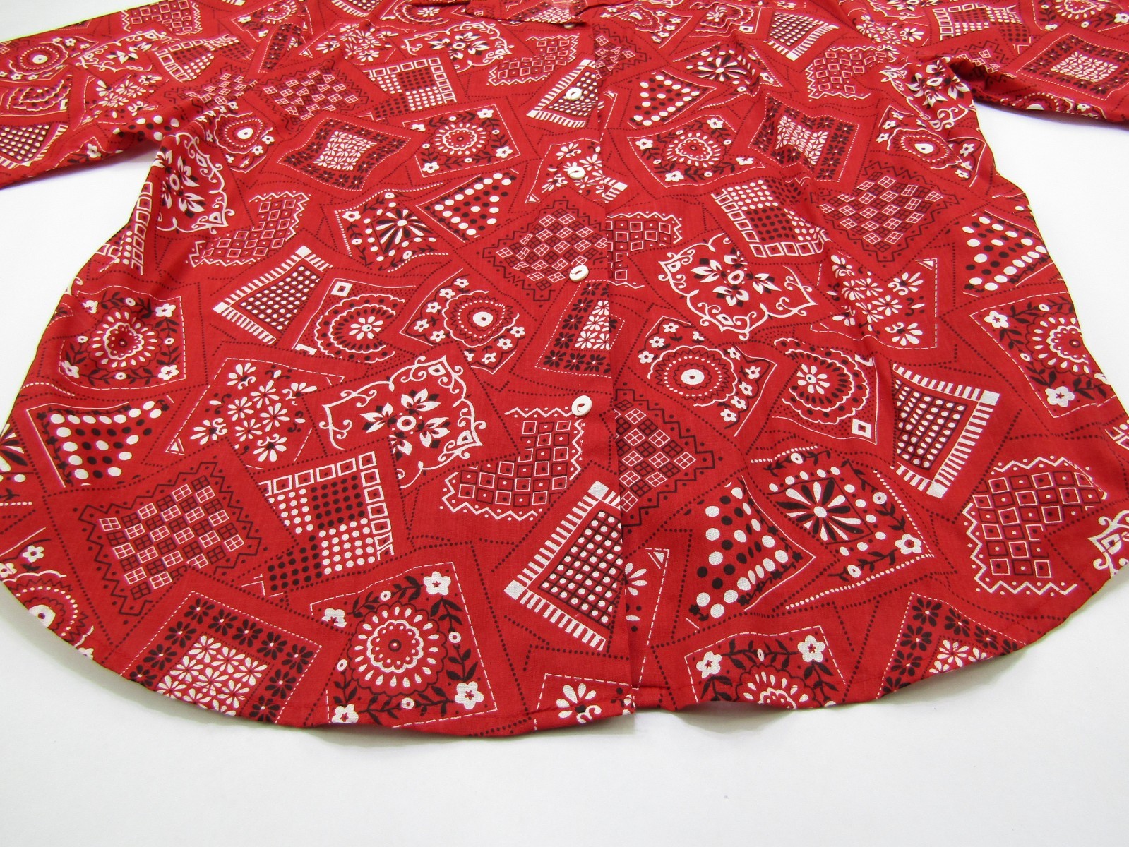VTG Unbranded Shirt Womens 24? Red Handkerchief Design Farmercore Retro Cowgirl