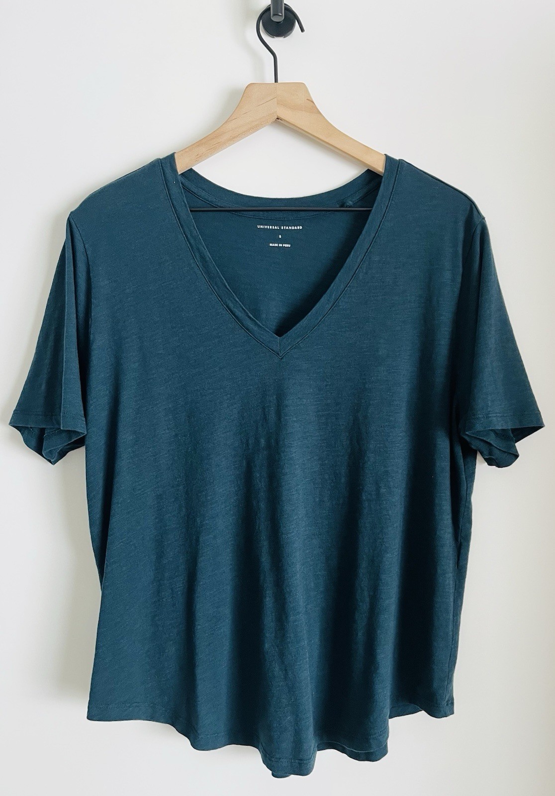 Universal Standard Women’s Blue Midnight V-neck Stretch Tee T Shirt Sz Small