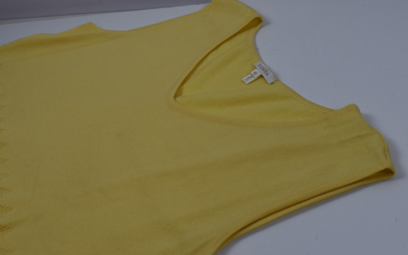 Escada Size 42 Yellow V Neck Sleeveless Knit Wool Nylon Top Base Layer Stretch