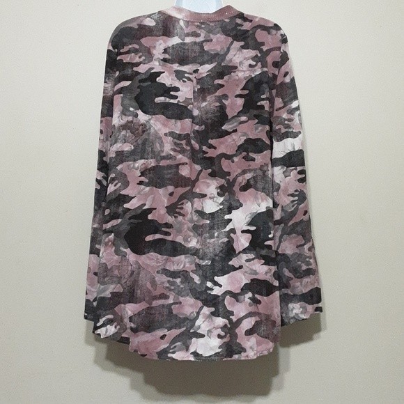 Tempo Paris shirt women XL pink camo printed sequins detail casual langenlook